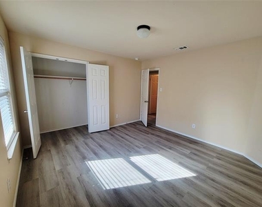 10032 Daly Drive - Photo Thumbnail 16