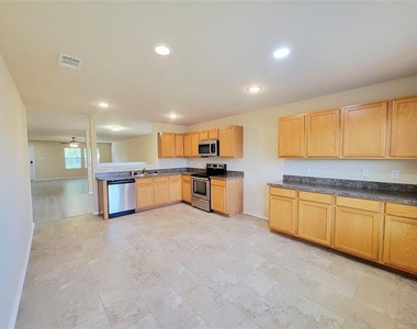 10032 Daly Drive - Photo Thumbnail 7