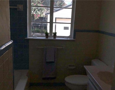6215 Kenwood Avenue - Photo Thumbnail 17