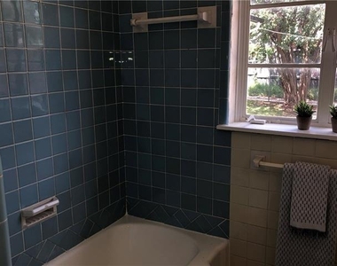 6215 Kenwood Avenue - Photo Thumbnail 18