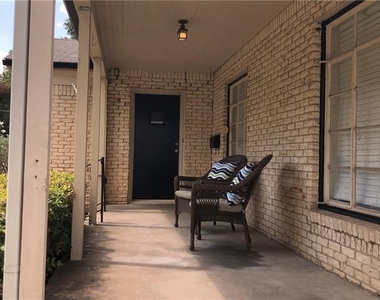 6215 Kenwood Avenue - Photo Thumbnail 3