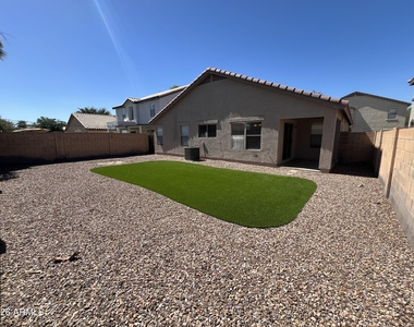 3035 E Santa Rosa Drive - Photo Thumbnail 5