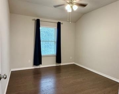 3728 Holly Brook Drive - Photo Thumbnail 27