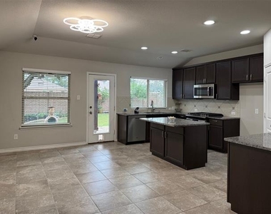 3728 Holly Brook Drive - Photo Thumbnail 9