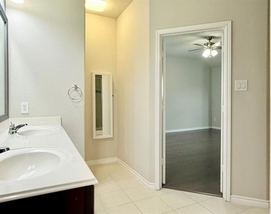 3728 Holly Brook Drive - Photo Thumbnail 5