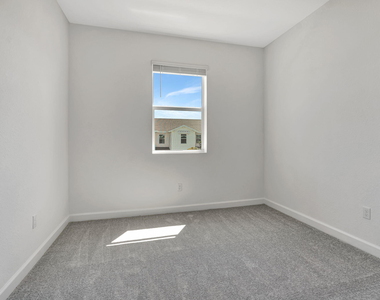 539 Se Rivergrass Street - Photo Thumbnail 22