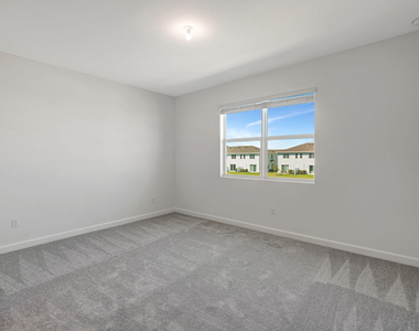 539 Se Rivergrass Street - Photo Thumbnail 13