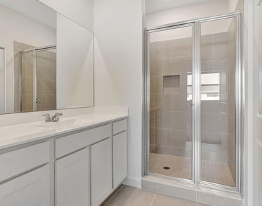 539 Se Rivergrass Street - Photo Thumbnail 17