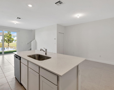 539 Se Rivergrass Street - Photo Thumbnail 5