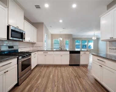 2920 Colorado Drive - Photo Thumbnail 2