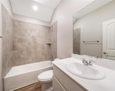 2920 Colorado Drive - Photo Thumbnail 6