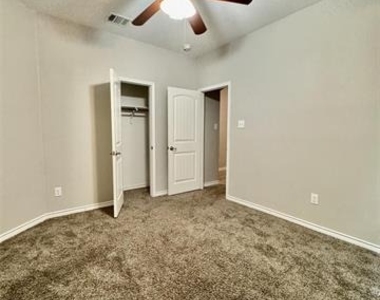 2920 Colorado Drive - Photo Thumbnail 15