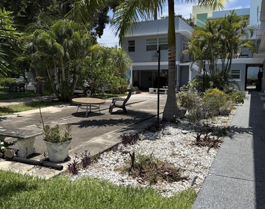 112 Lake Avenue - Photo Thumbnail 27