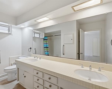 13328 Southview Lane - Photo Thumbnail 16