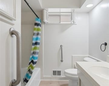 13328 Southview Lane - Photo Thumbnail 17