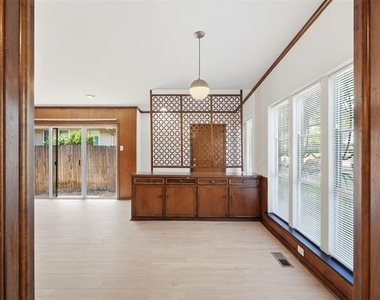 13328 Southview Lane - Photo Thumbnail 12