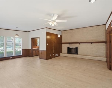13328 Southview Lane - Photo Thumbnail 4