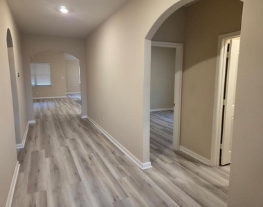 1898 Sandalwood Way - Photo Thumbnail 10