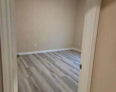 1898 Sandalwood Way - Photo Thumbnail 8