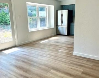 813 Panay Way Drive - Photo Thumbnail 2