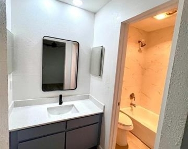 813 Panay Way Drive - Photo Thumbnail 18