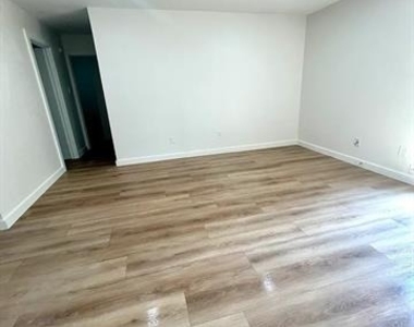 813 Panay Way Drive - Photo Thumbnail 11