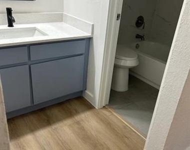 813 Panay Way Drive - Photo Thumbnail 19
