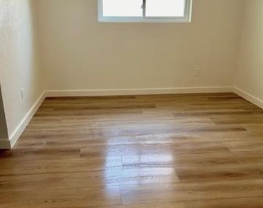 813 Panay Way Drive - Photo Thumbnail 13