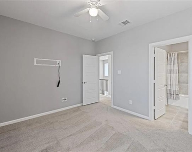 12405 Iveson Drive - Photo Thumbnail 5