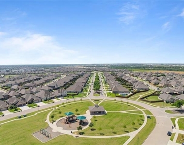 12405 Iveson Drive - Photo Thumbnail 14