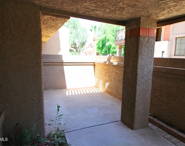 925 N College Avenue - Photo Thumbnail 2