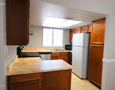 925 N College Avenue - Photo Thumbnail 4