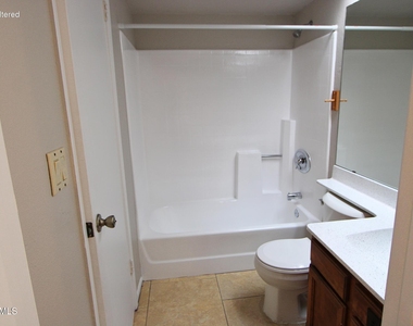925 N College Avenue - Photo Thumbnail 8
