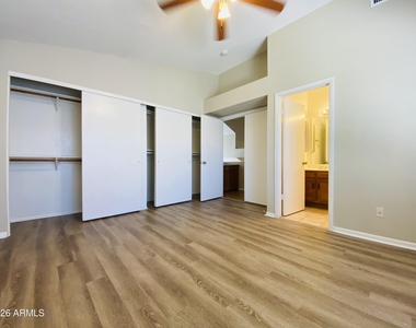 42 W Hancock Avenue - Photo Thumbnail 3