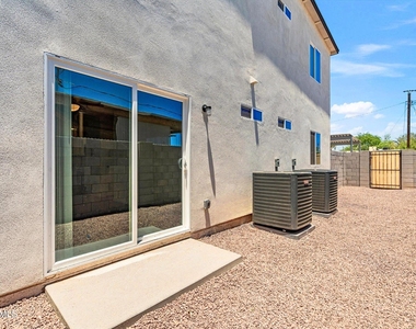 1106 E Papago Street - Photo Thumbnail 6