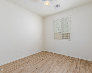 4808 W Lydia Lane - Photo Thumbnail 17