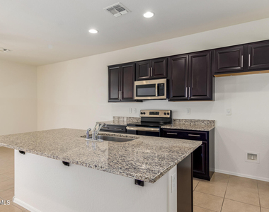 4808 W Lydia Lane - Photo Thumbnail 8