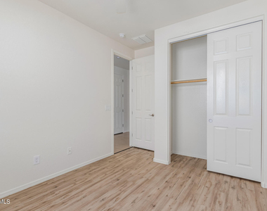 4808 W Lydia Lane - Photo Thumbnail 18