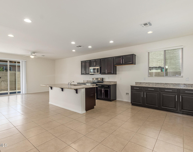 4808 W Lydia Lane - Photo Thumbnail 4