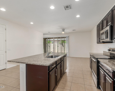 4808 W Lydia Lane - Photo Thumbnail 7