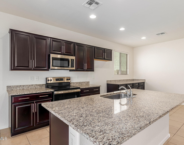 4808 W Lydia Lane - Photo Thumbnail 5