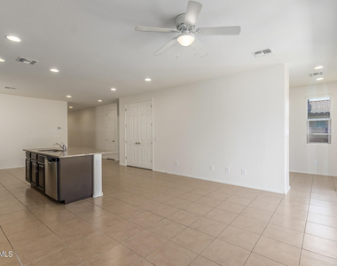 4808 W Lydia Lane - Photo Thumbnail 2