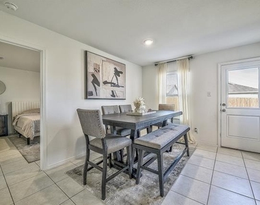 336 Dry Canyon Way - Photo Thumbnail 17