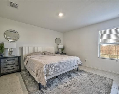 336 Dry Canyon Way - Photo Thumbnail 23