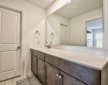 336 Dry Canyon Way - Photo Thumbnail 25