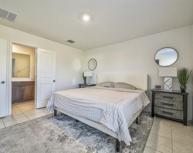 336 Dry Canyon Way - Photo Thumbnail 24