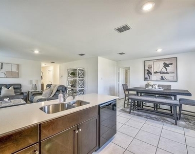 336 Dry Canyon Way - Photo Thumbnail 13
