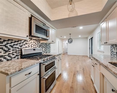 611 Ray Andra Drive - Photo Thumbnail 10