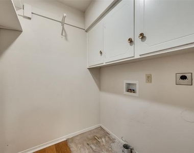 611 Ray Andra Drive - Photo Thumbnail 12