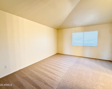 11184 W Palm Lane - Photo Thumbnail 7